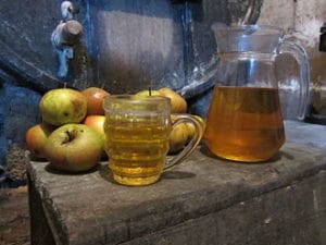 Cidre présenté pour illustrer les spécialités bretonnes